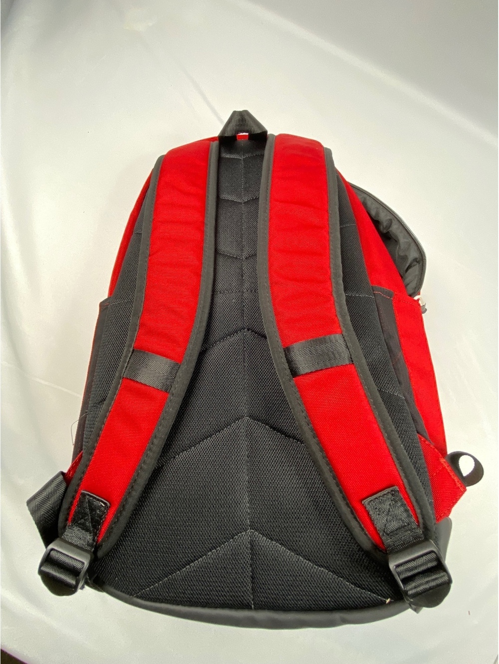 Red backpack - Picture 2 of 3